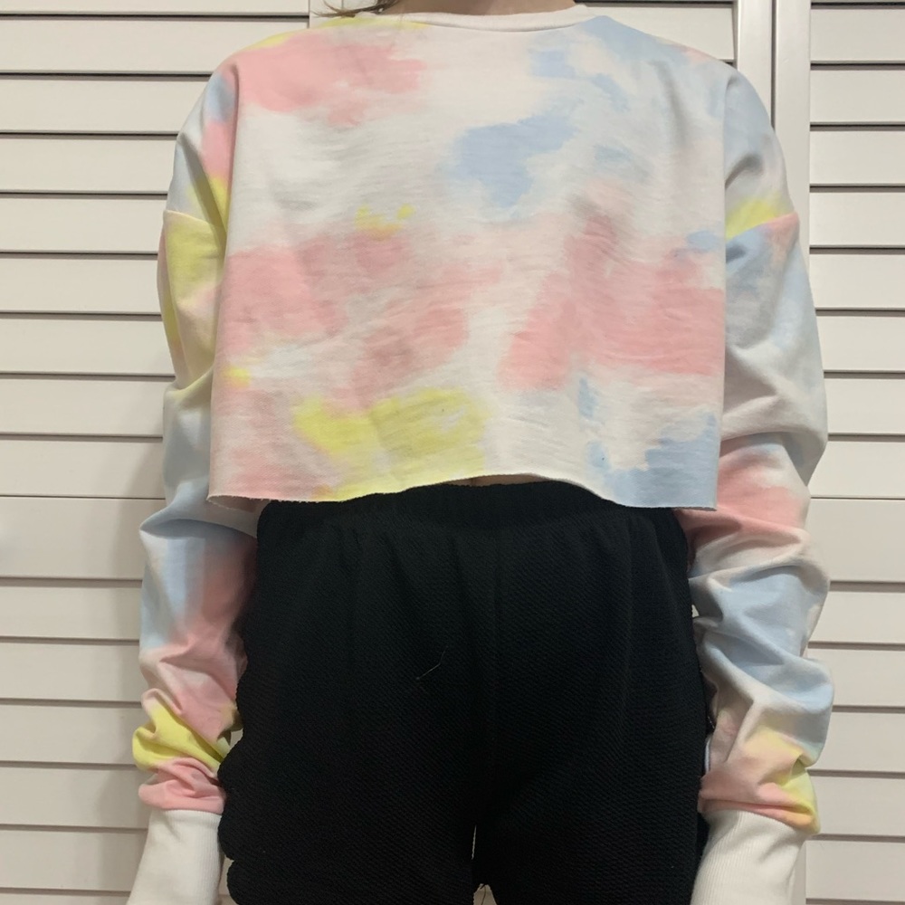 Pastel Forever 21 Cropped Sweatshirt
